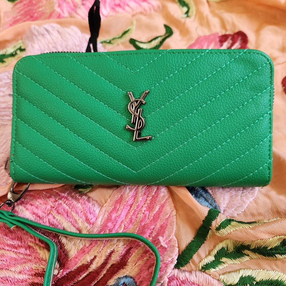Yves Saint Laurent Vibrant Green Chevron Shoulder Bag NEW - Picture 5 of 7
